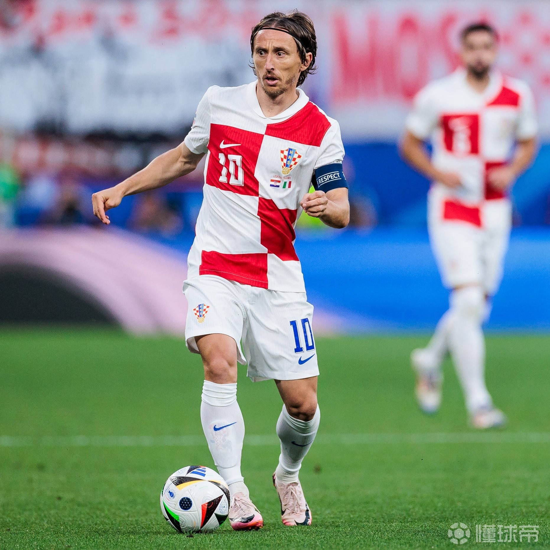 乌克兰绝杀摩洛哥，莫德里奇刷新纪录