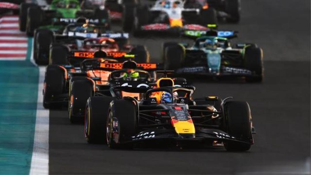 威廉姆斯横扫迈凯伦，维斯塔潘扛起全队