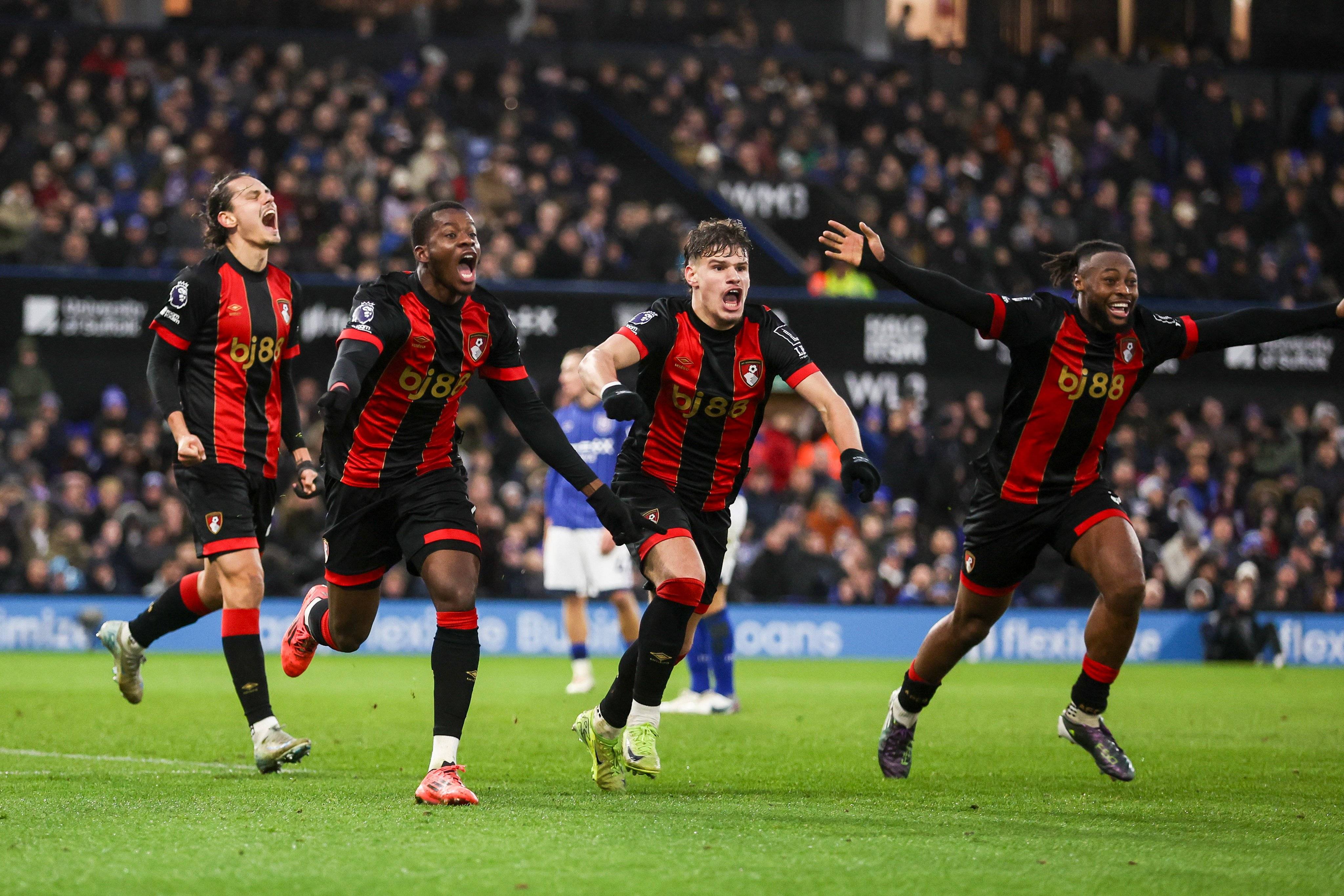 利物浦横扫对手，挺进欧洲顶级赛事下一轮