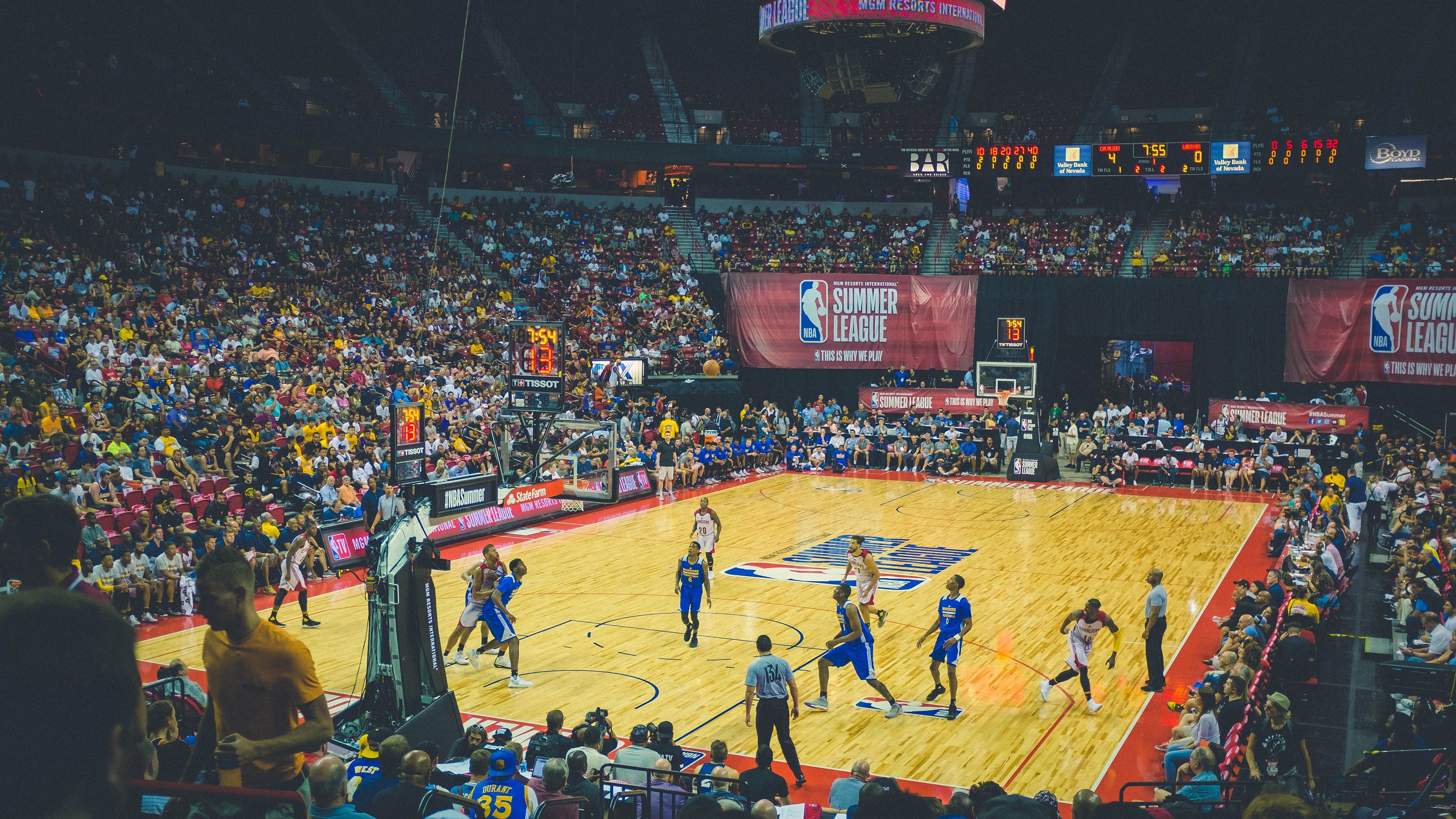 当黄蜂的蜂刺遇上戈壁的铁壁，文班亚马如何刺穿新疆队的铜墙铁壁？