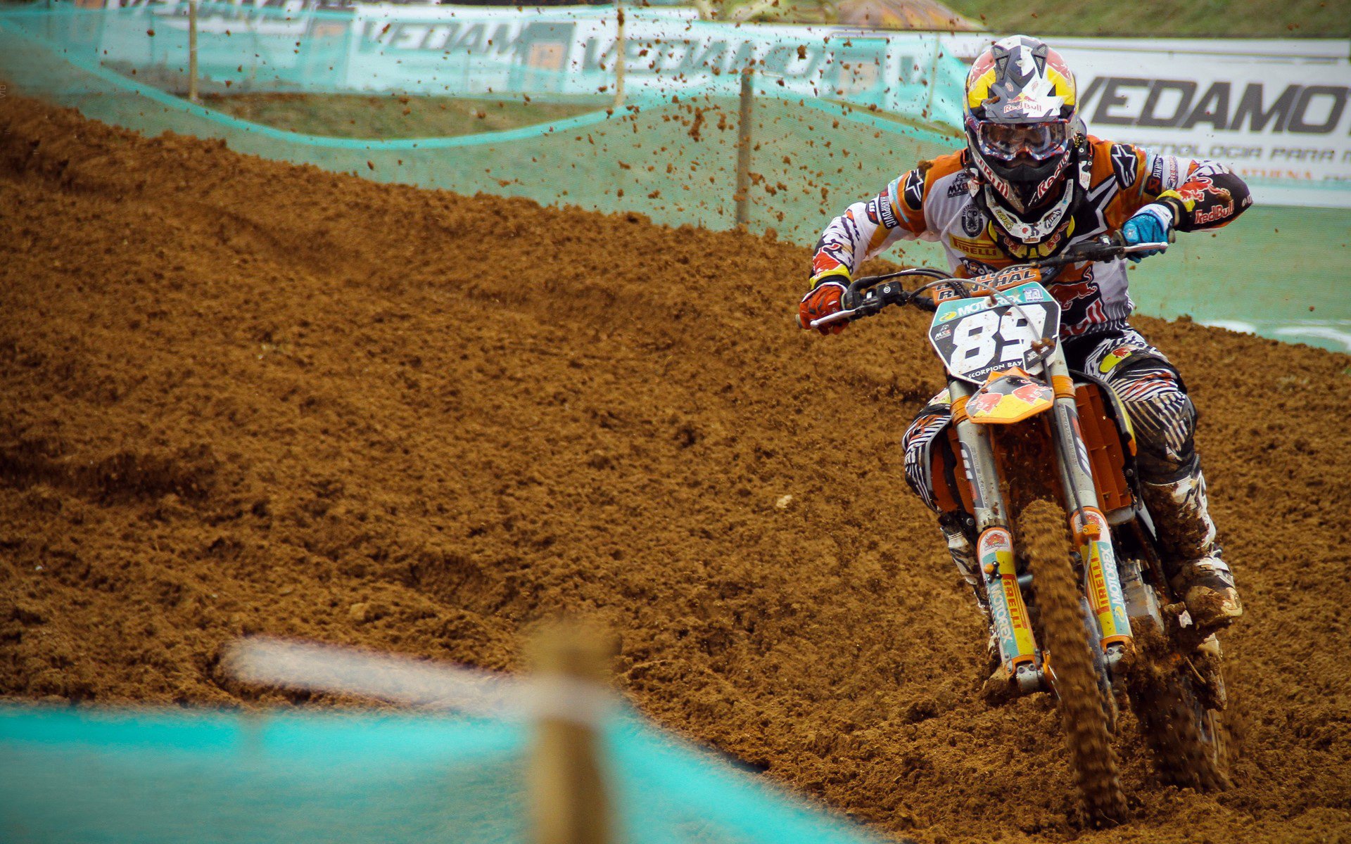 步行者正面击溃独行侠，布克成为关键先生