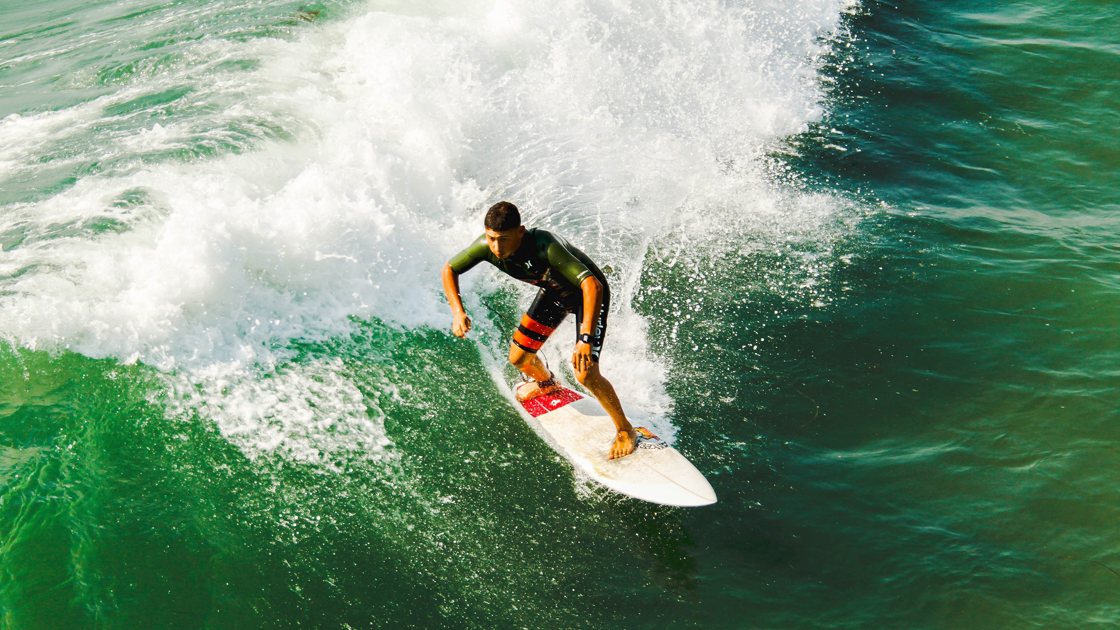 欧冠淘汰赛焦点战，当国王封锁雄鹿，战术铁幕下的绿茵权谋