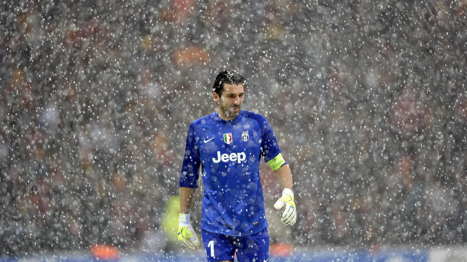 逆袭与突破，从绿茵场到乒乓球台的双重奏