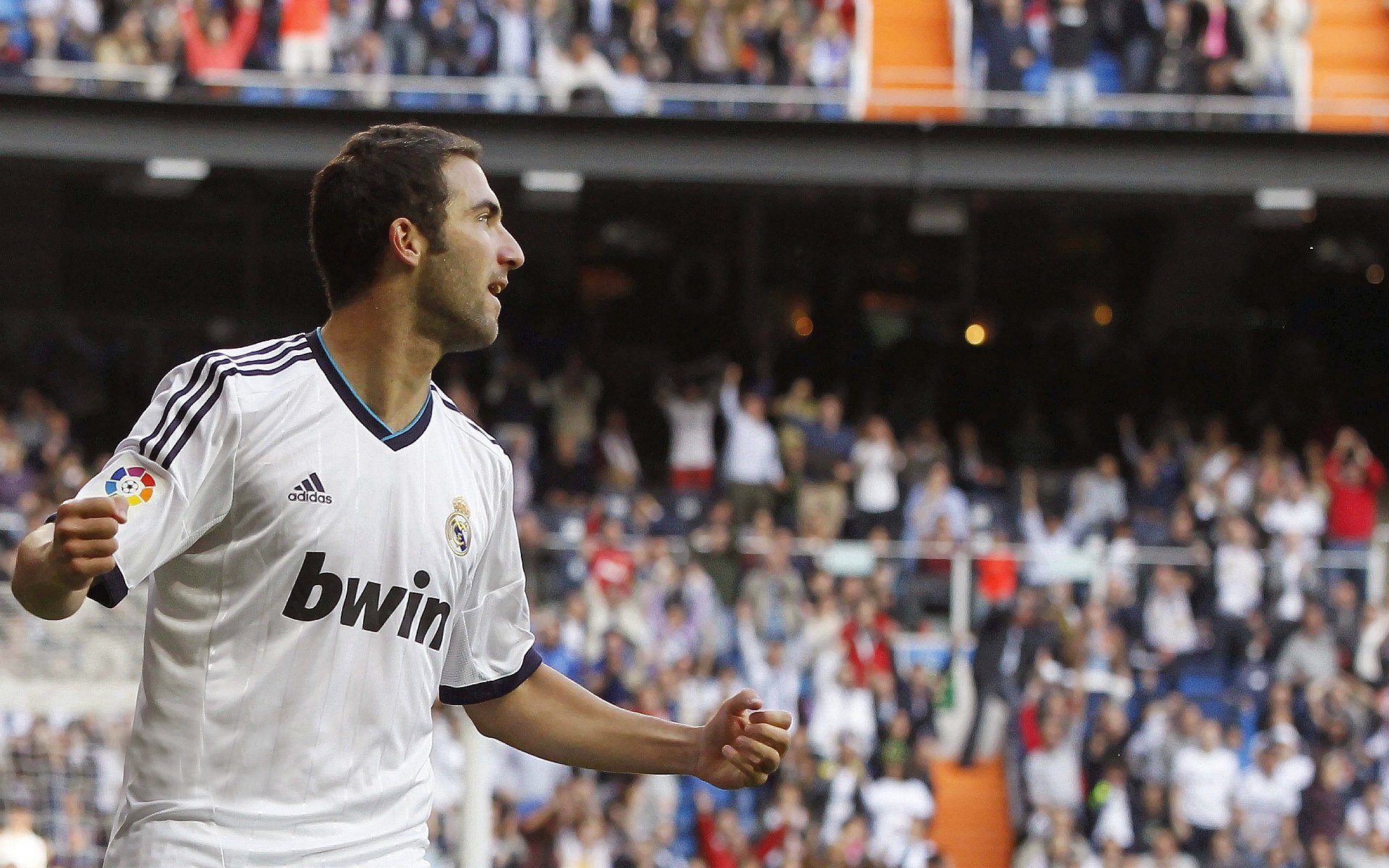 欧冠决赛焦点战，公牛连续得分压制76人